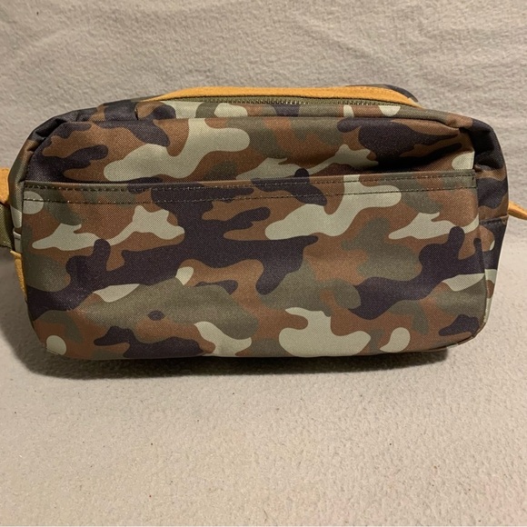 Camouflage Zippered Toiletry Travel Bag Unisex - Picture 2 of 10